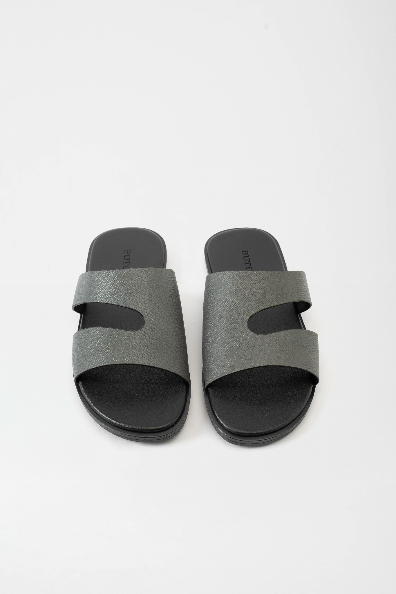 Noble S Cut-out Slippers - Grey