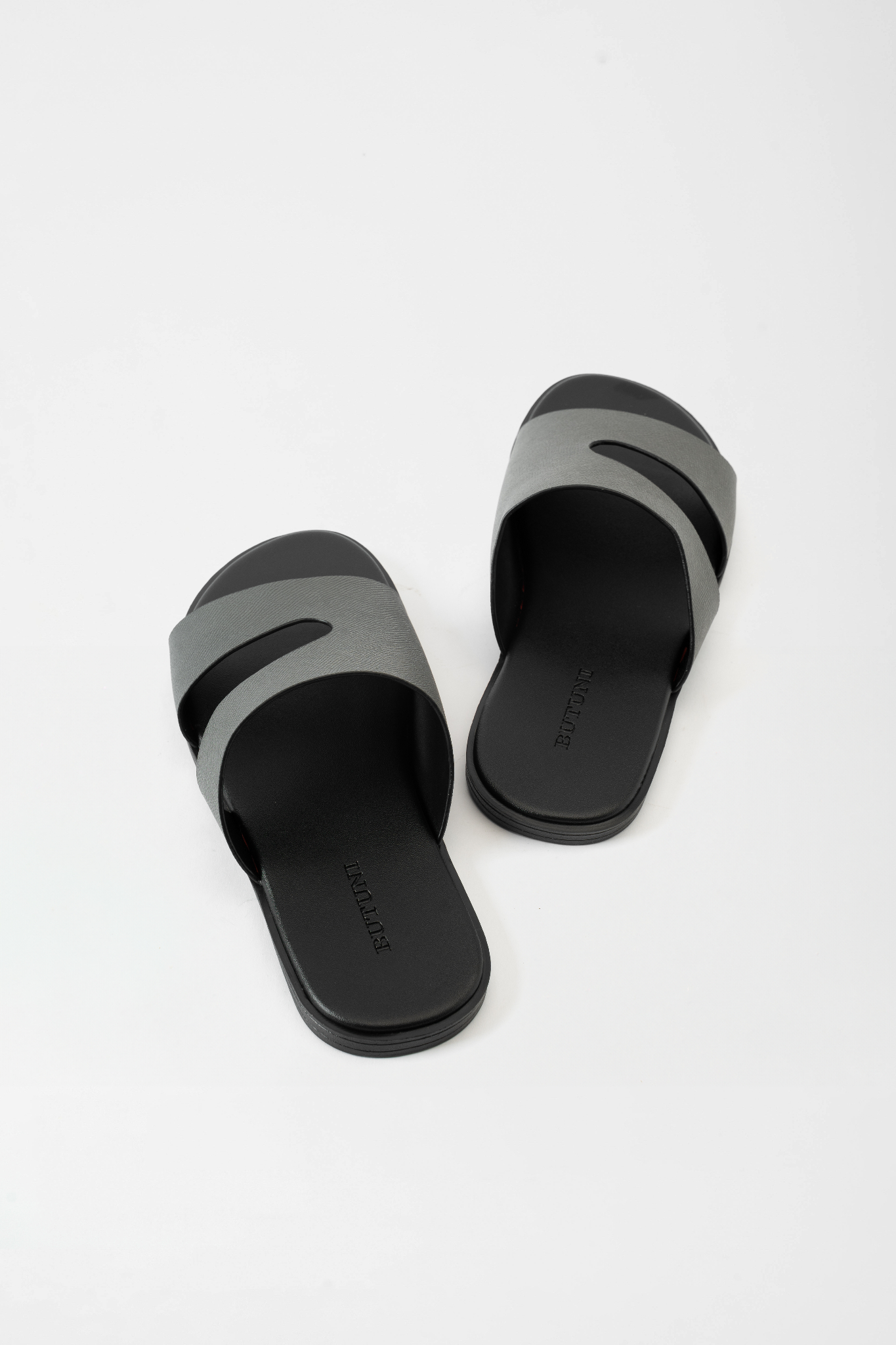 Noble S Cut-out Slippers - Grey