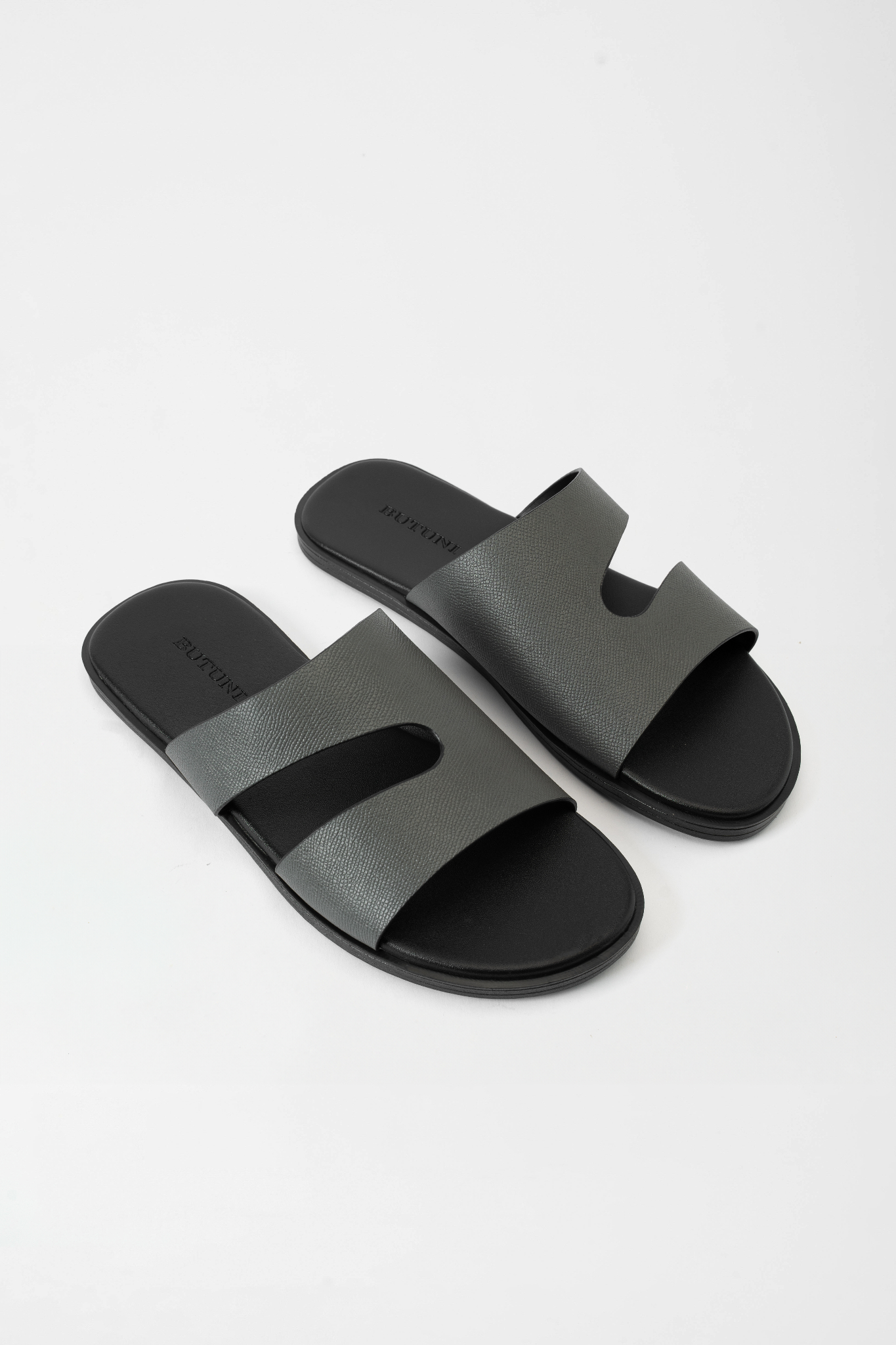 Noble S Cut-out Slippers - Grey
