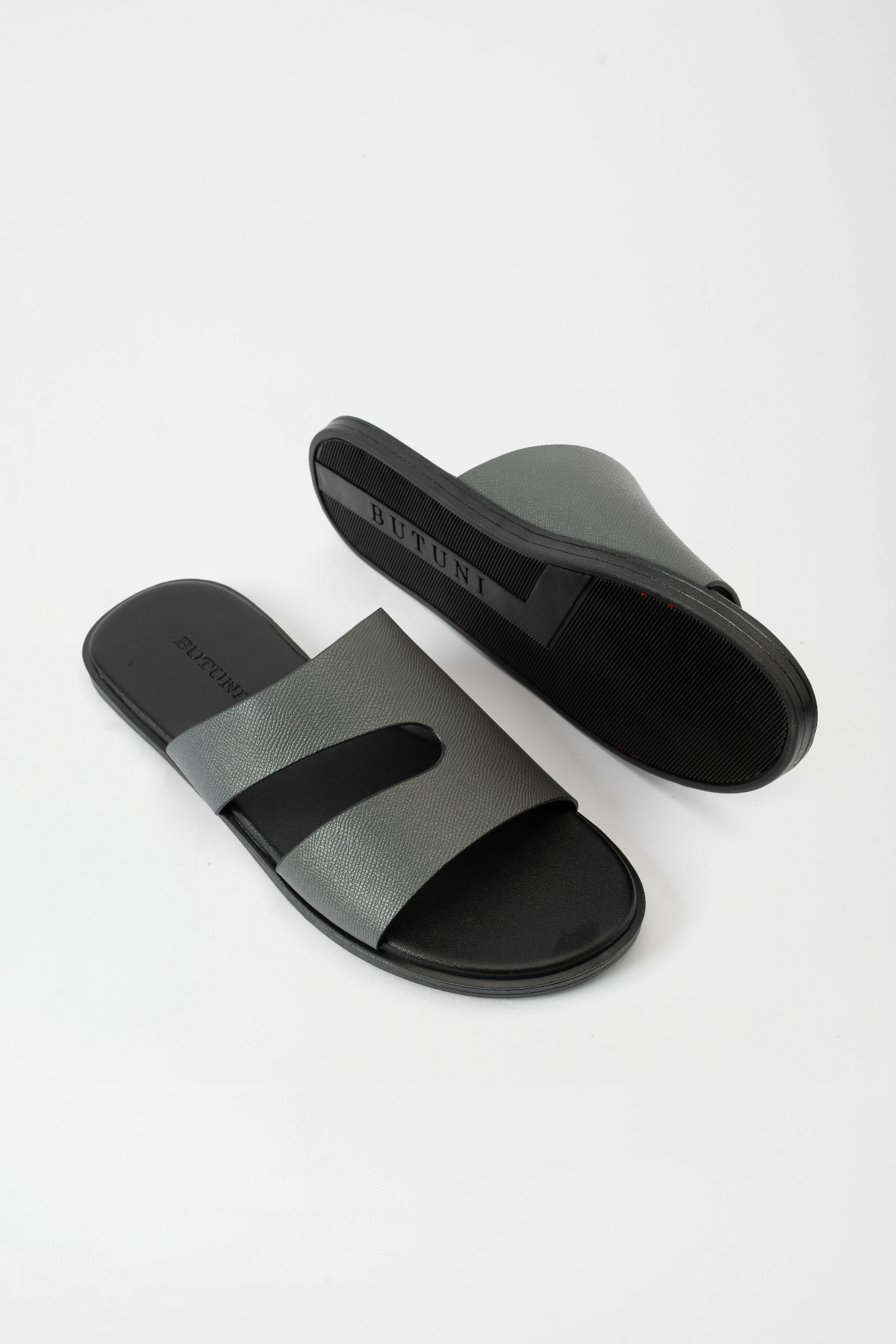 Noble S Cut-out Slippers - Grey