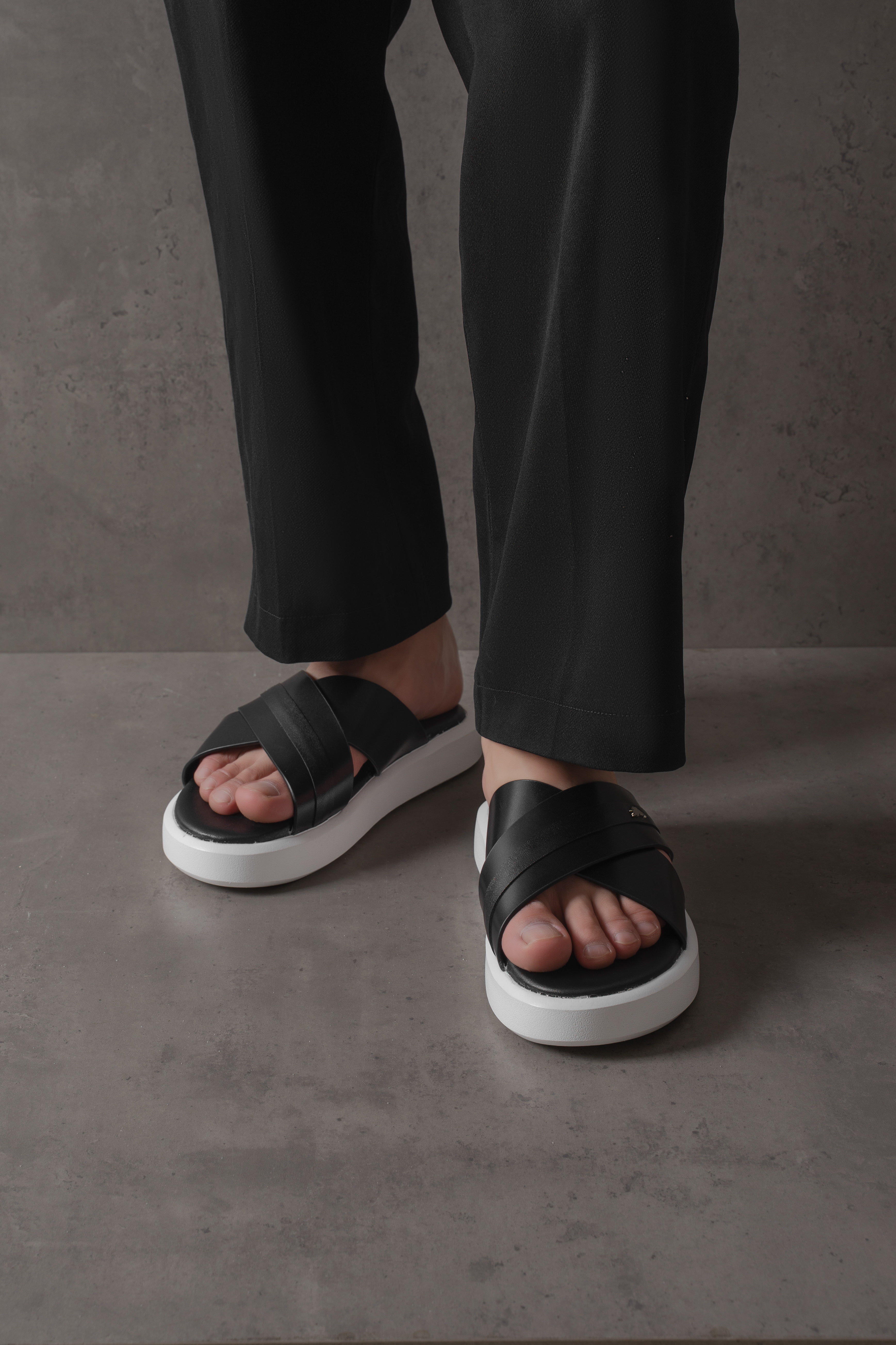 Nova S Cross FeatherSlide - Black