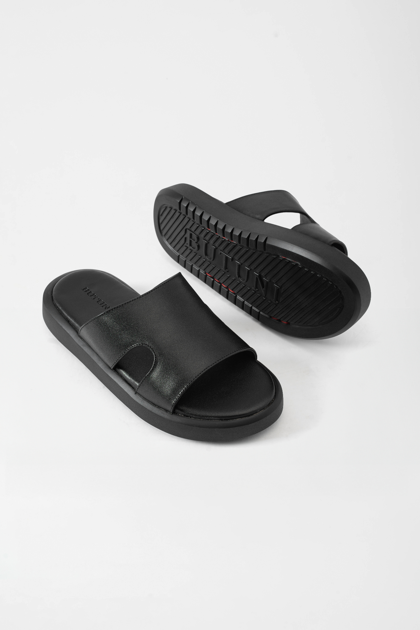 Nova S Cut-Out FeatherSlide - Black