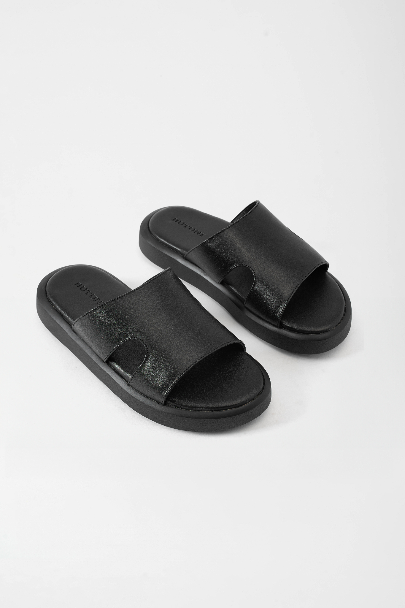 Nova S Cut-Out FeatherSlide - Black