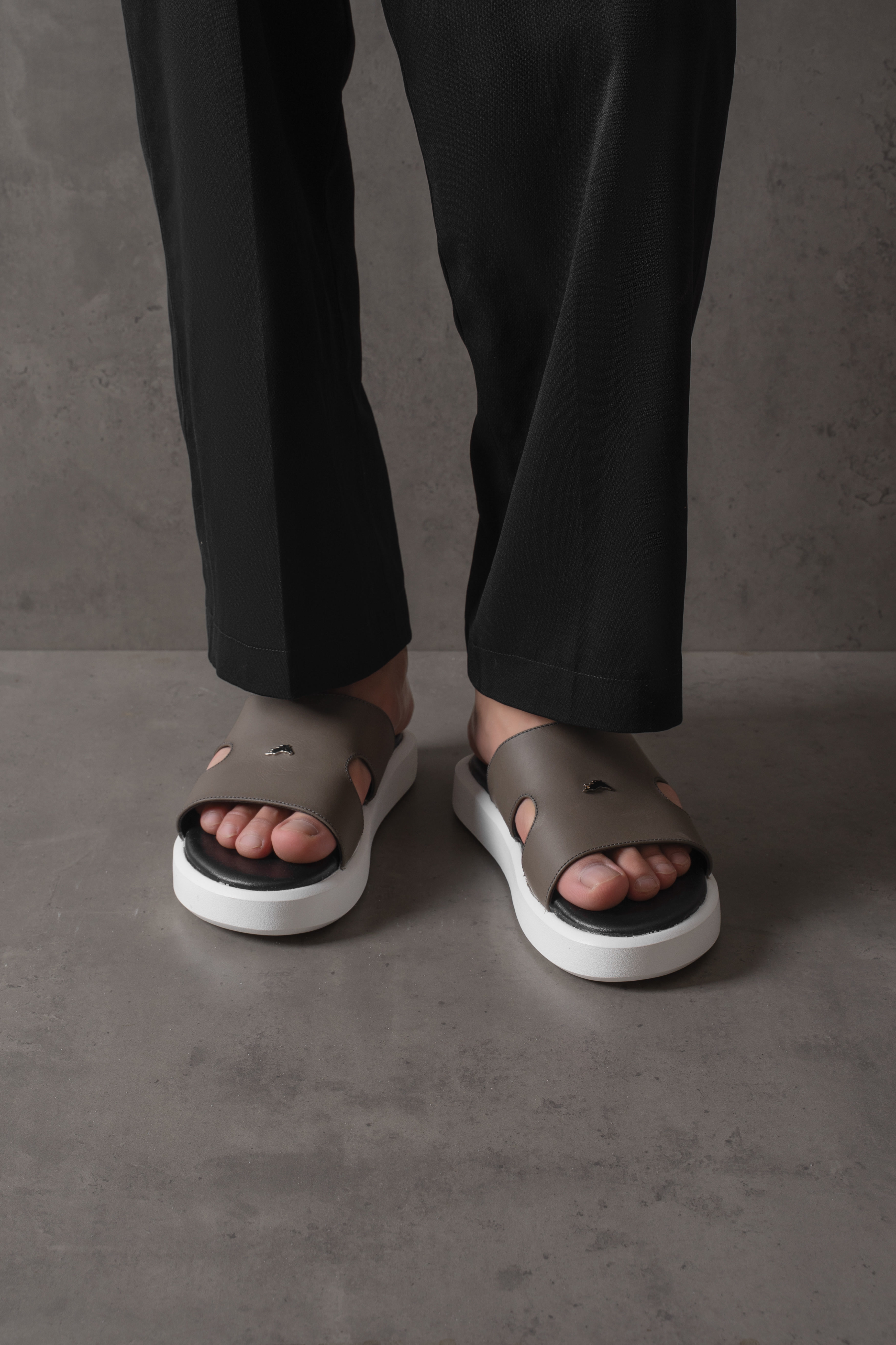 Nova S Cut-Out FeatherSlide - Waxed Grey