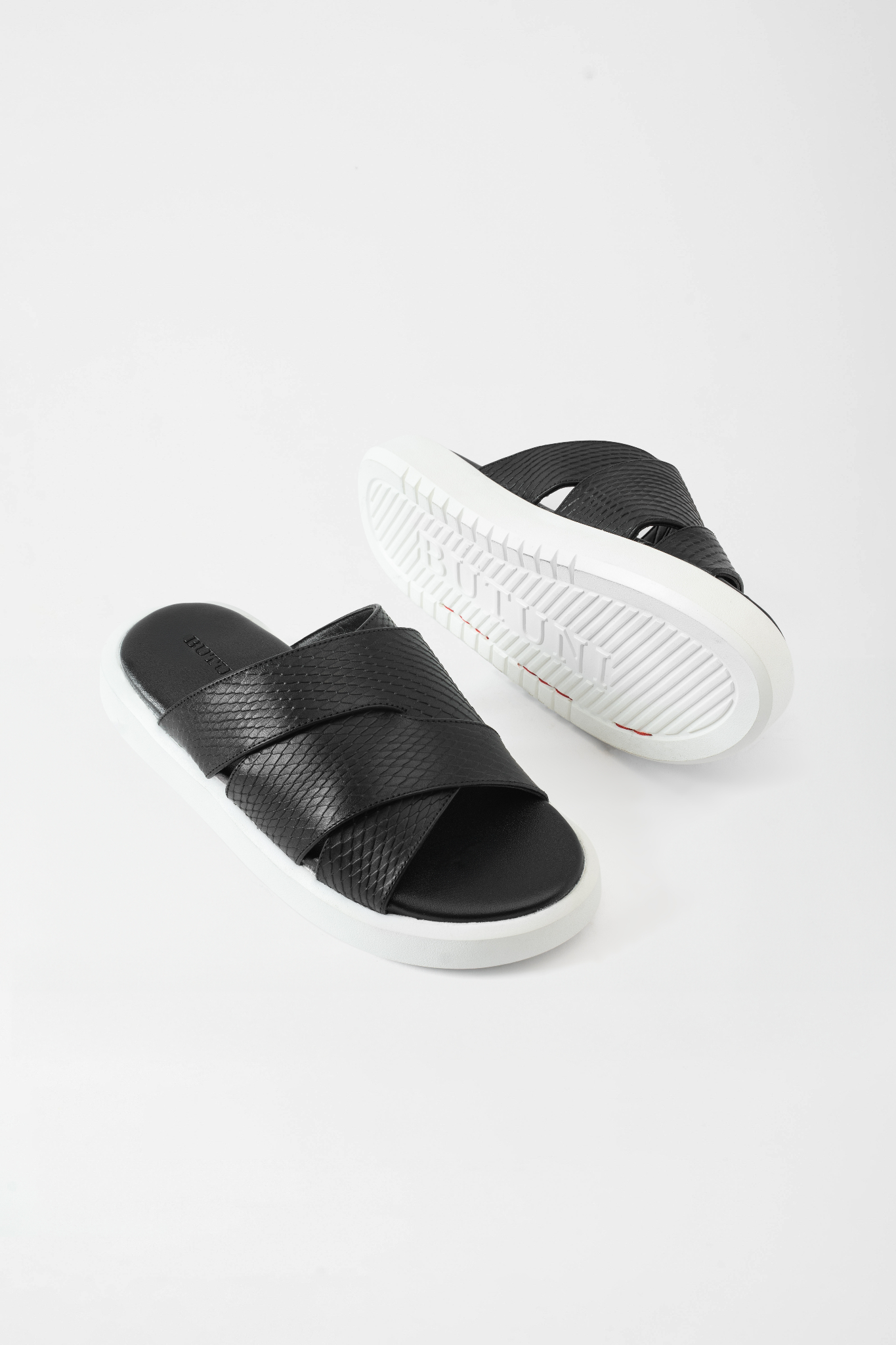 Nova S Weave FeatherSlide - Black