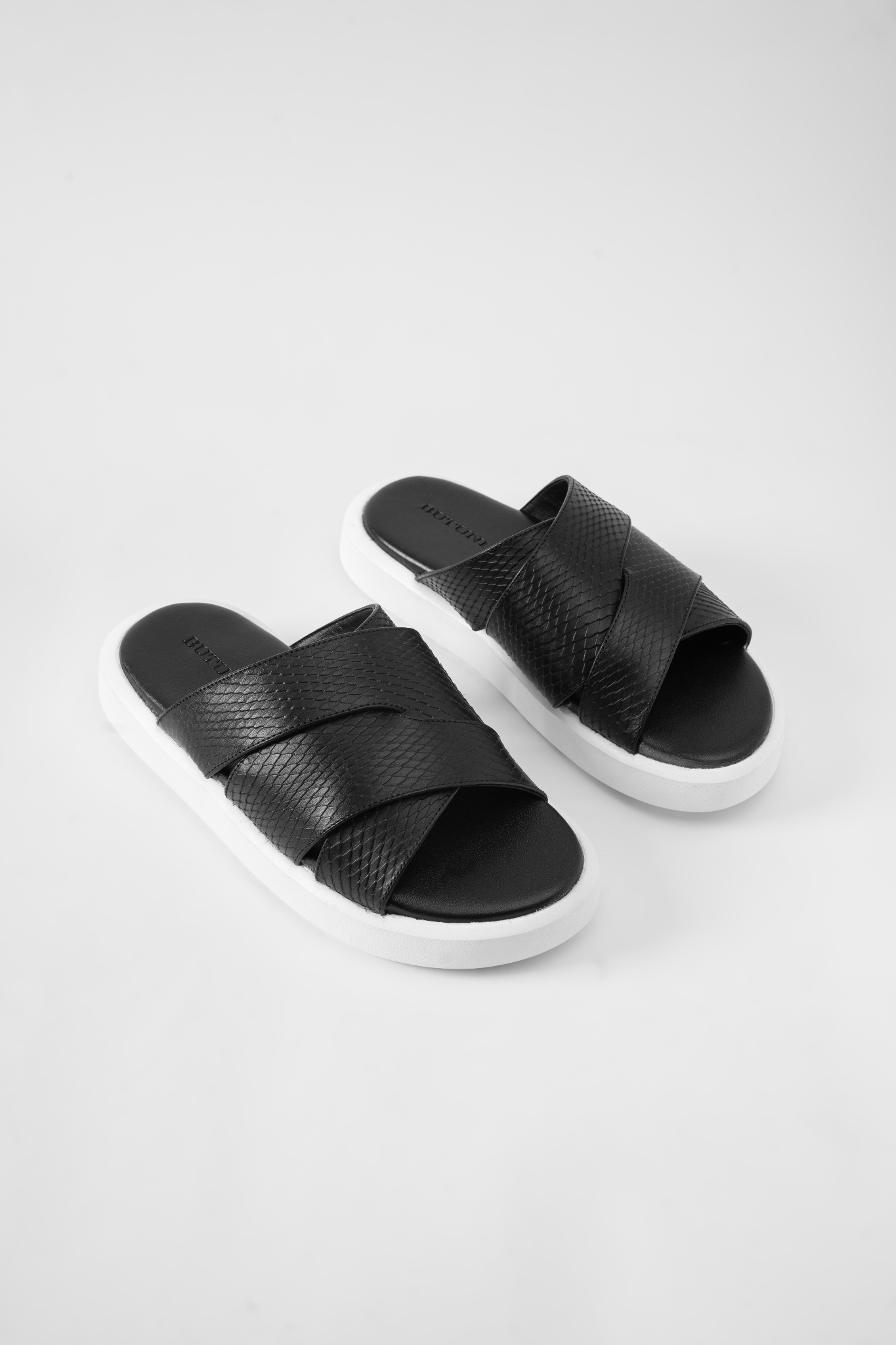 Nova S Weave FeatherSlide - Black