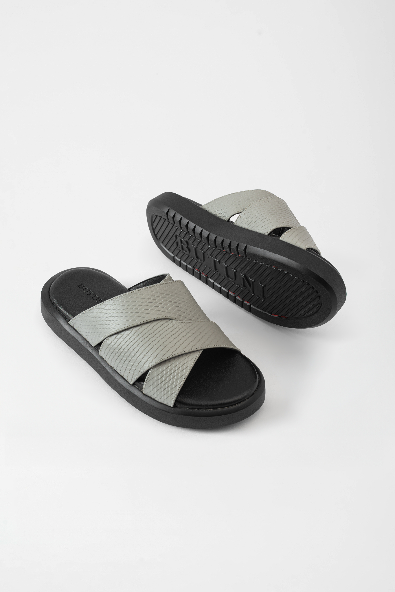 Nova S Weave FeatherSlide - Light Grey
