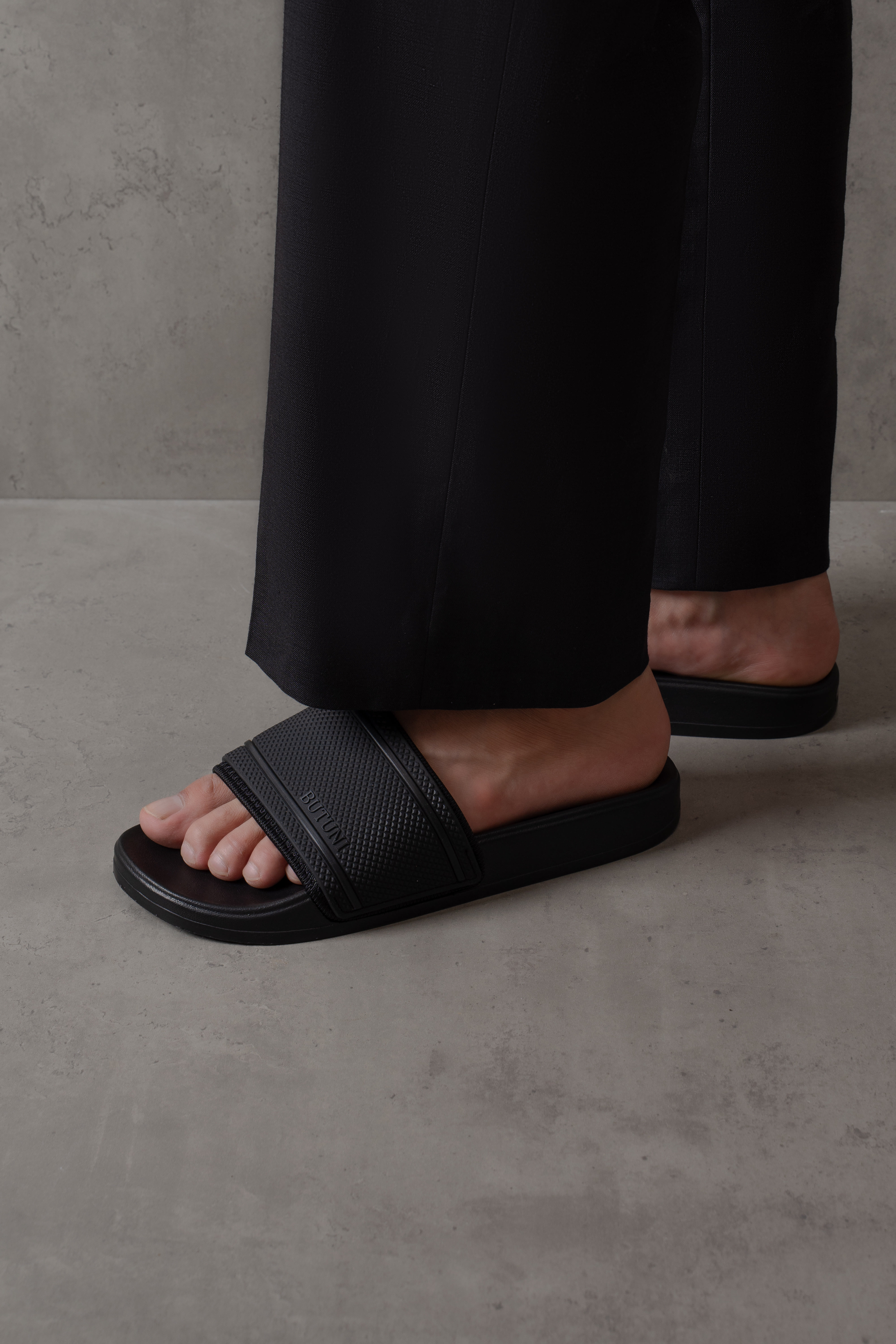 Palermo Single Rubber Sliders - Black
