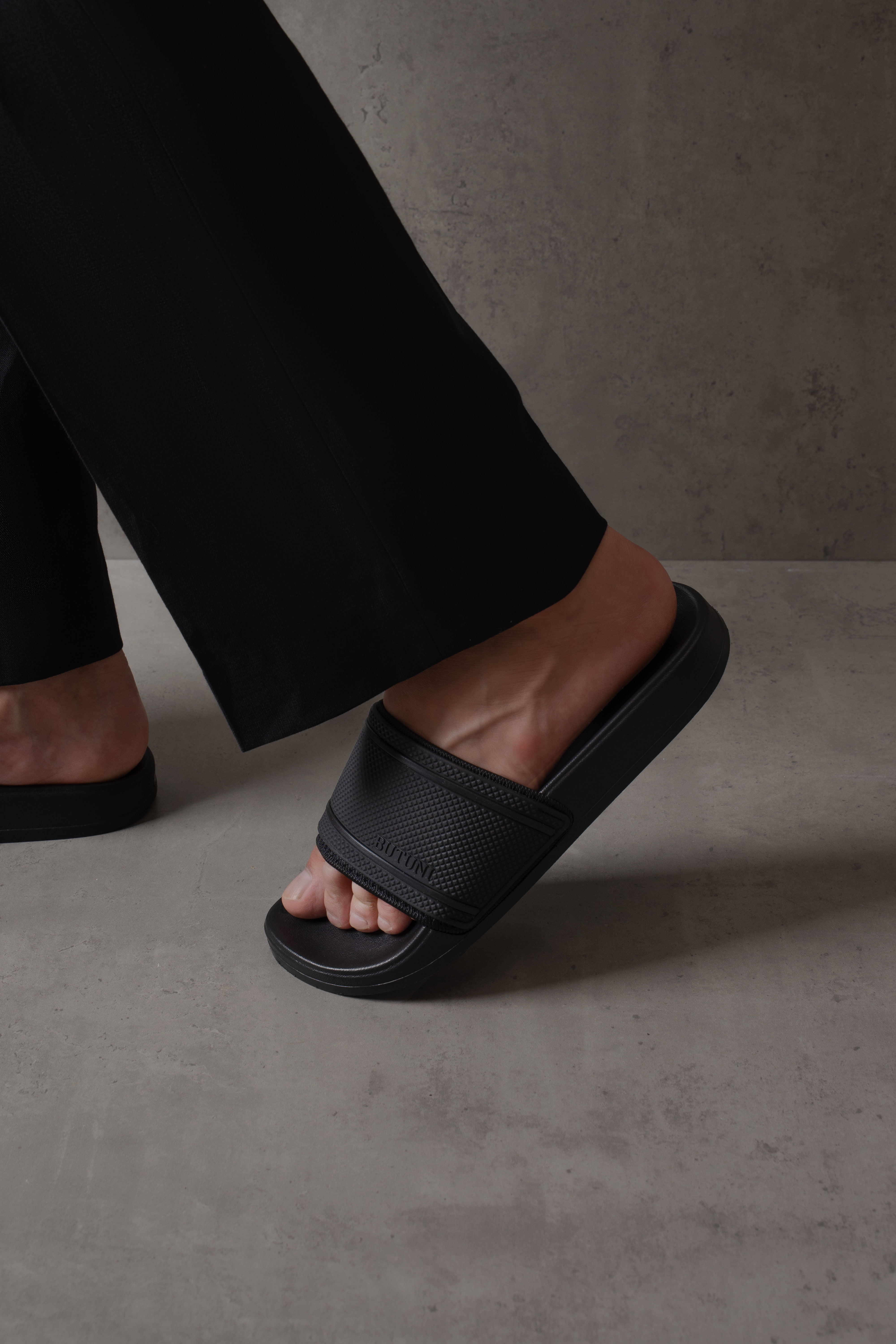 Palermo Single Rubber Sliders - Black
