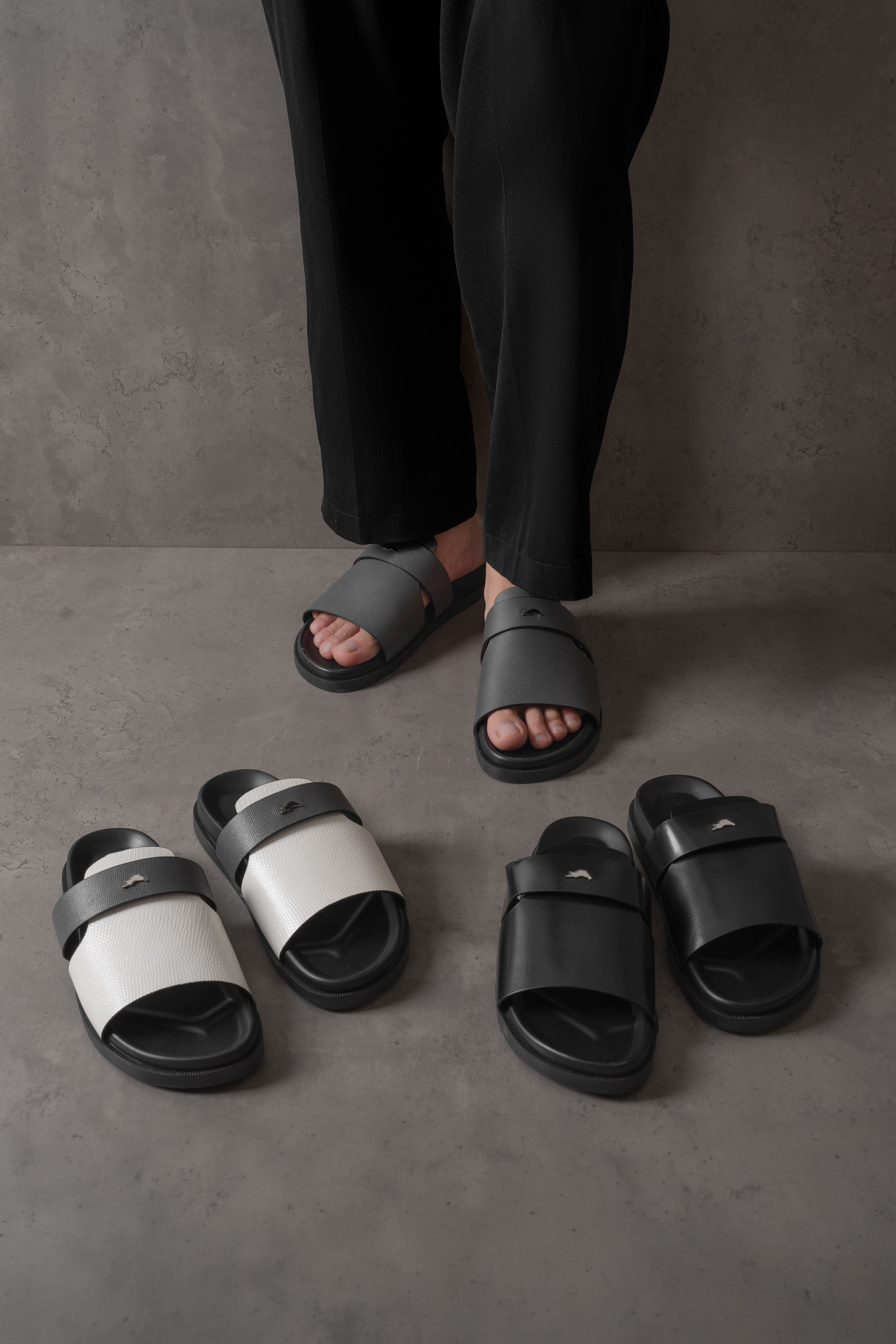 Tiber S Single Slippers - Black