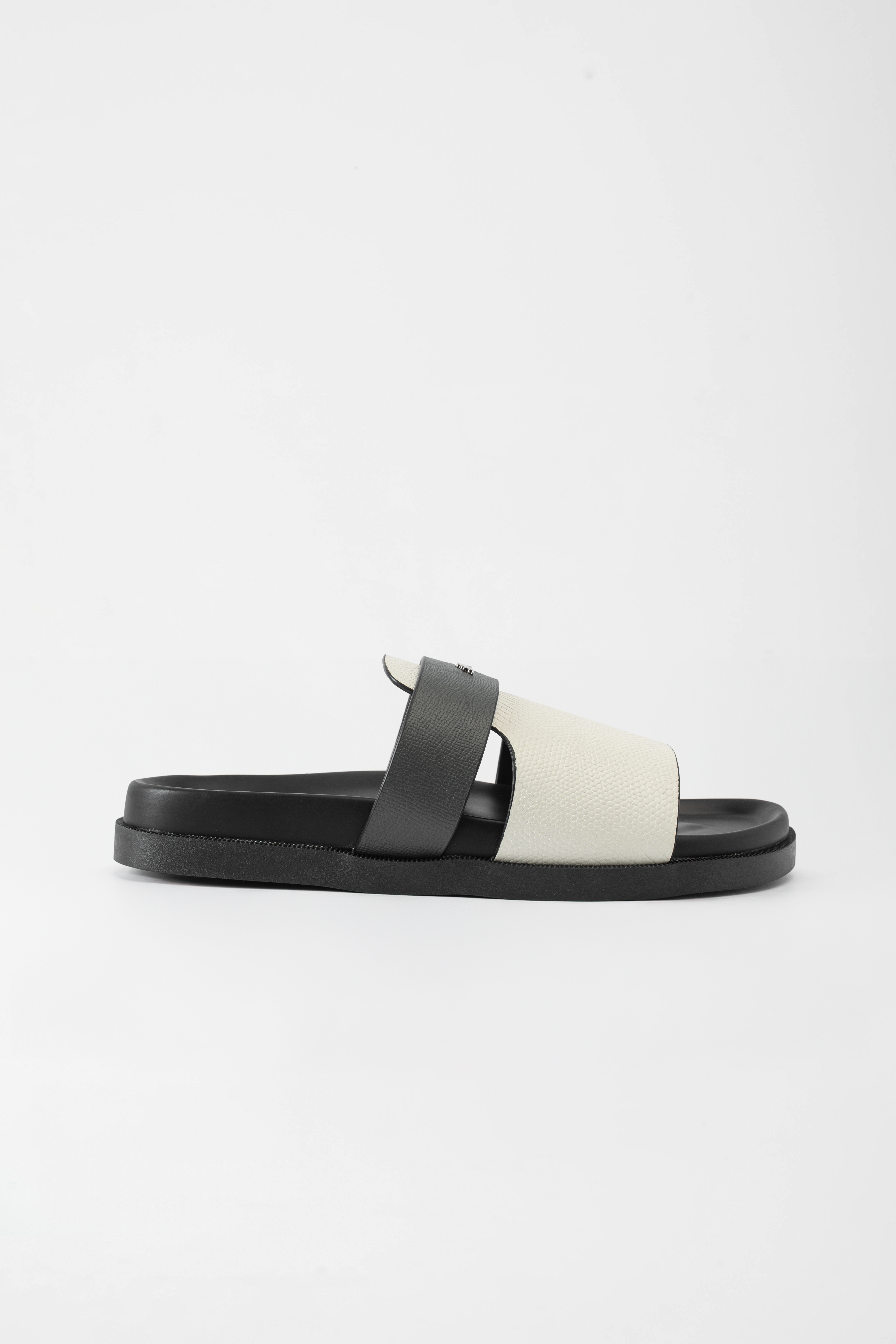 Tiber S Single Slippers - White