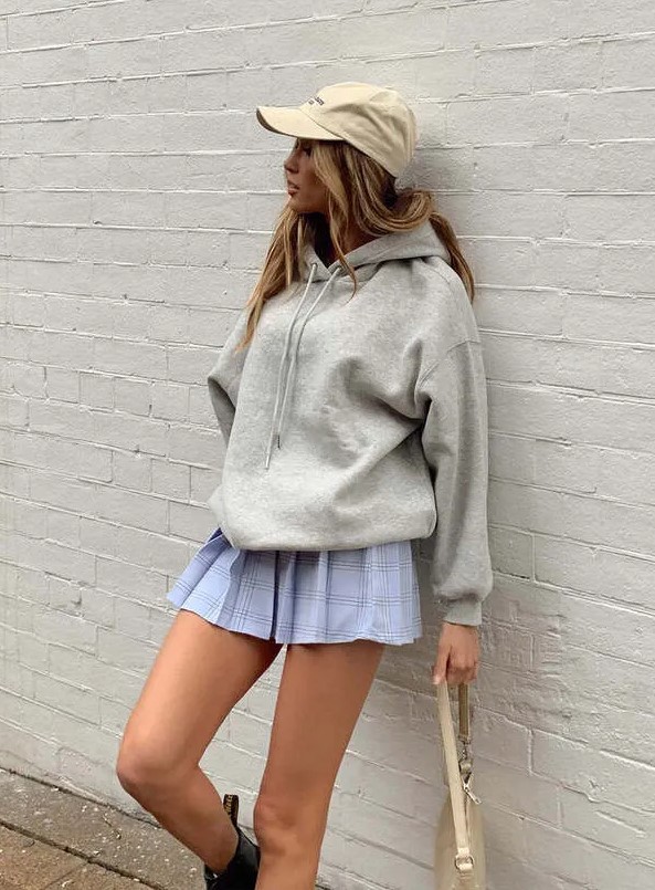 phối đồ với chân váy ngắn