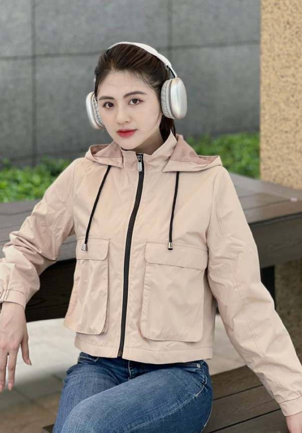 20-Cach-phoi-do-voi-ao-khoac-gio-nu-tre-trung-hop-moi-dang_phoi-do-voi-ao-khoac-gio-nu-5.jpg