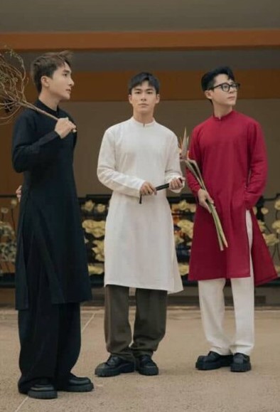 Ao-dai-nam-truyen-thong-Ve-dep-chuan-muc-va-khi-chat-Viet_ao-dai-nam-truyen-thong-3.jpg