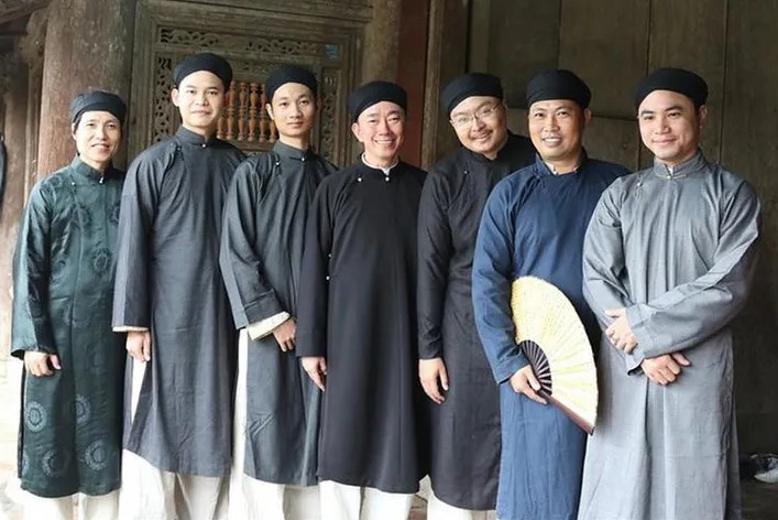 Ao-dai-nam-truyen-thong-Ve-dep-chuan-muc-va-khi-chat-Viet_ao-dai-nam-truyen-thong-5.jpg