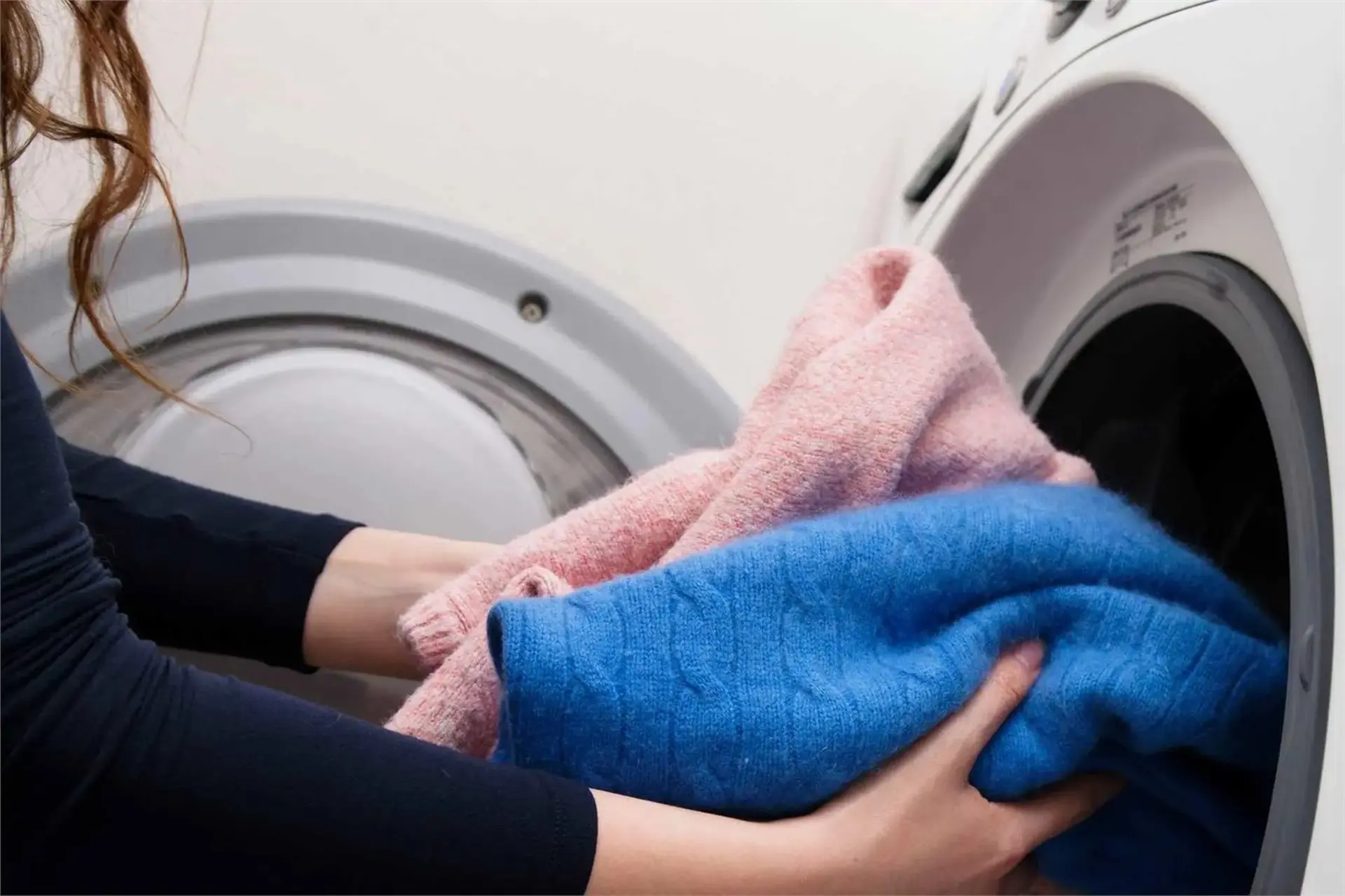 Cách Giặt Áo Len Không Bị Giãn, Không Co Rút Và Xù Lông