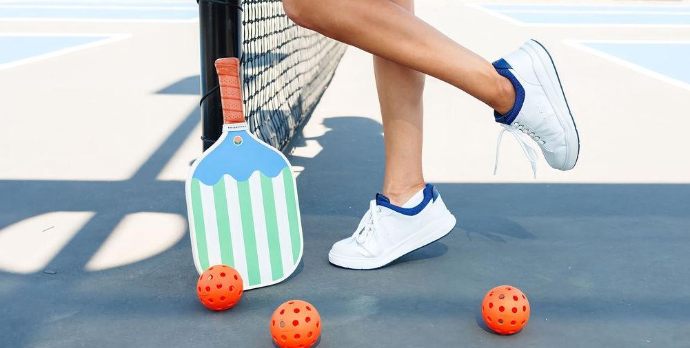 Choi-pickleball-di-giay-gi-Cach-chon-giay-phu-hop_choi-pickleball-di-giay-gi-1-1.jpg