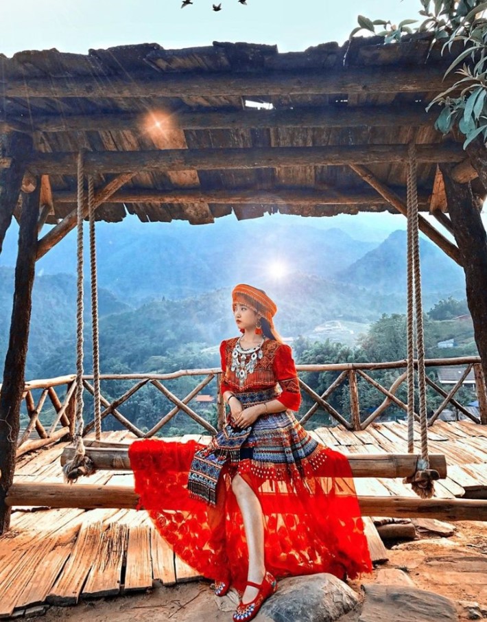 Di-Sapa-mac-gi-Goi-y-20-mau-trang-phuc-dep-theo-mua-o-Sapa_di-sapa-mac-gi-8.jpg