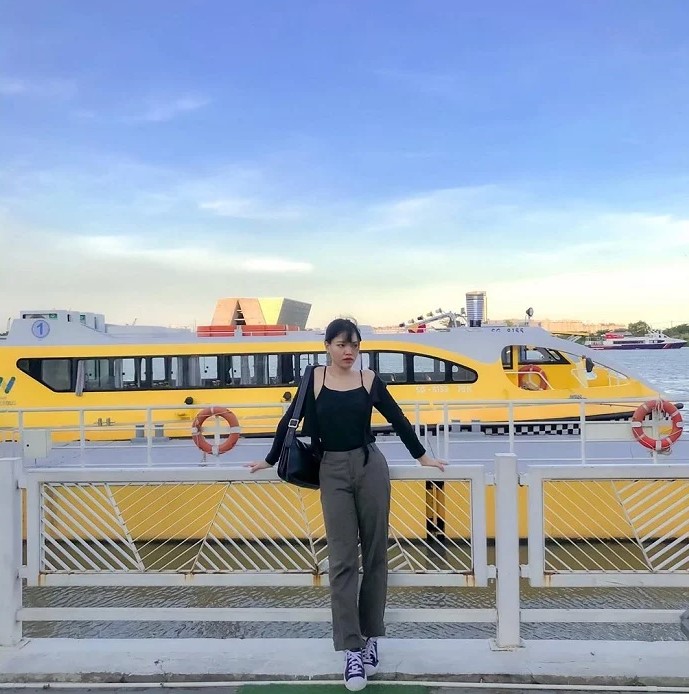 Di-waterbus-mac-gi-Goi-y-20-kieu-trang-phuc-phu-hop-de-phoi_di-waterbus-mac-gi-3.jpg