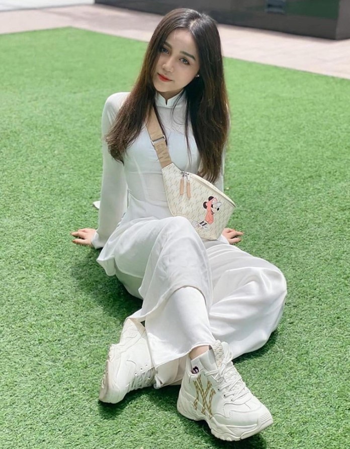 Mac-ao-dai-di-giay-gi-20-mau-dep-va-phu-hop-nhat_mac-ao-dai-di-giay-gi-5.jpg