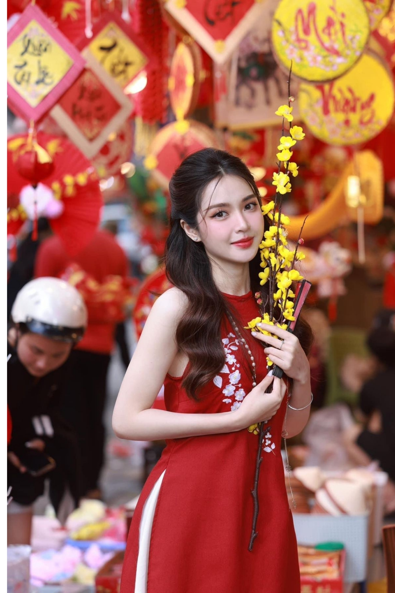 Mac-gi-chup-anh-Tet-dep-sang-va-hop-xu-huong-cho-ca-gia-dinh_mac-gi-chup-anh-tet-3.jpg