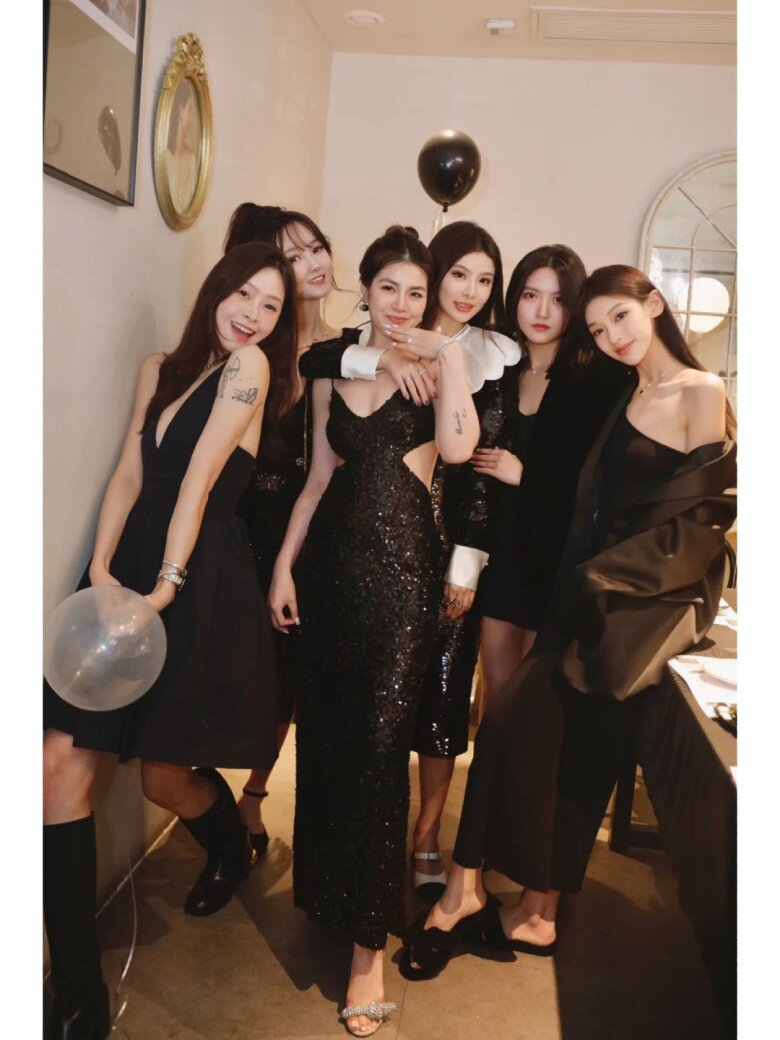 Mac-gi-di-year-end-party-dep-sang-trong-hop-xu-huong-2026_mac-gi-di-year-end-party-5.jpg