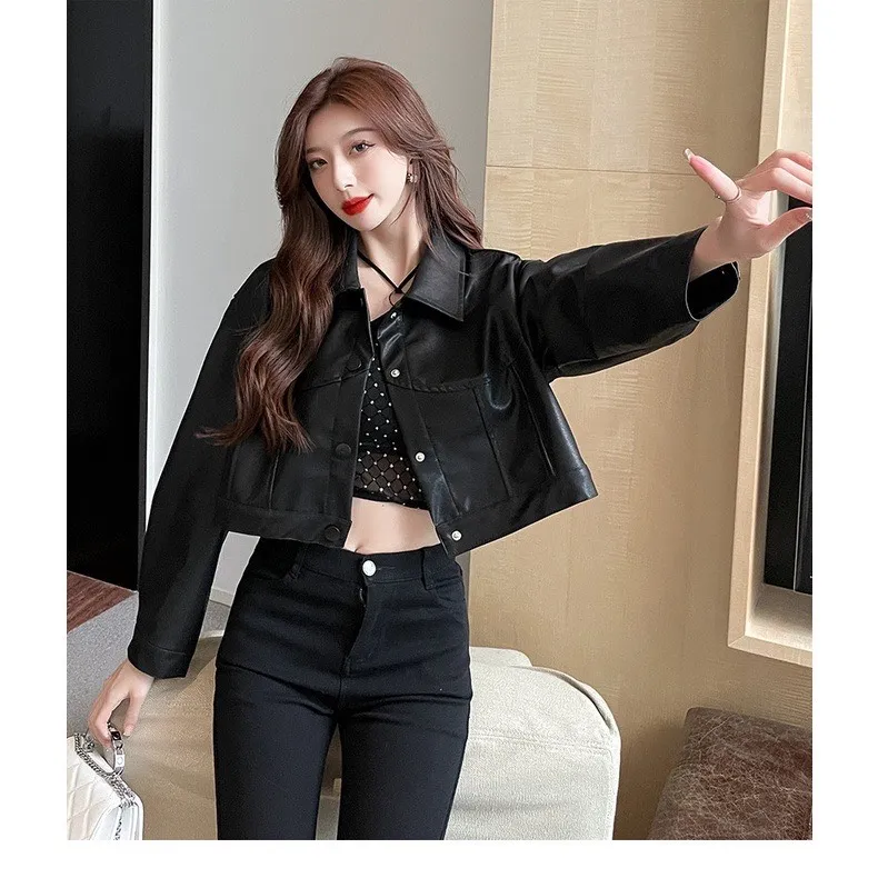 Phoi-do-voi-ao-khoac-croptop-nu-dep-tre-trung-de-ung-dung_phoi-do-voi-ao-khoac-croptop-nu-5.webp