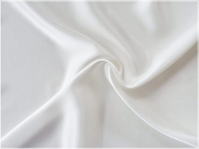 Vai-Cotton-Lanh-La-Gi-Uu-Diem-Ung-Dung-Va-Cach-Nhan-Biet-1.jpg