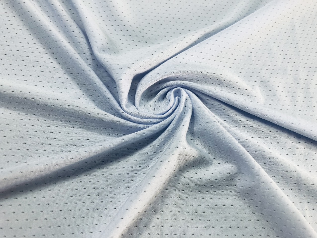 Vai-Cotton-Lanh-La-Gi-Uu-Diem-Ung-Dung-Va-Cach-Nhan-Biet-2.jpg