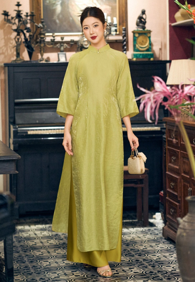 10-Mau-Ao-Dai-Cach-Tan-Trung-Nien-Sang-Trong-Thanh-Lich-2.png