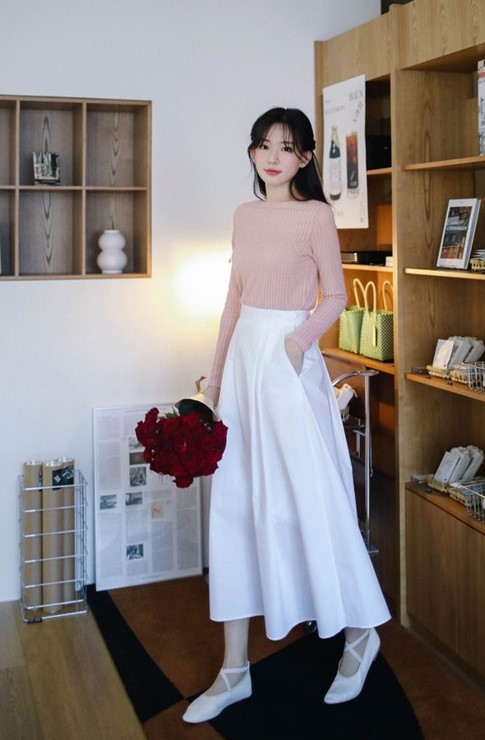 15-Cach-Phoi-Do-Voi-Chan-Vay-Trang-Dai-Chuan-Gu-Ban-Nen-Biet.jpg