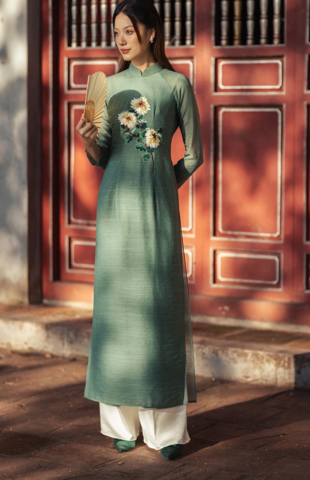 Ao-dai-truyen-thong-nguon-goc-chat-lieu-va-cac-mau-dep-nhat-1.jpg