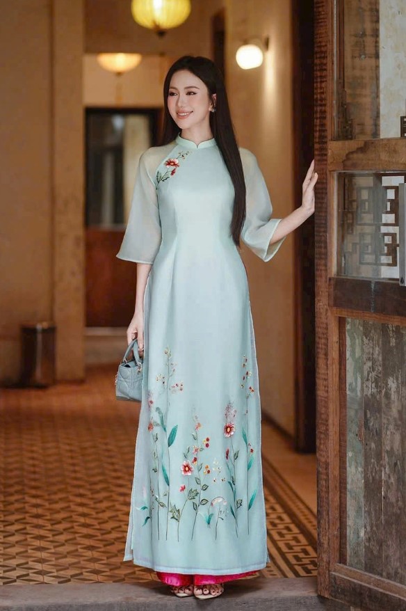 Ao-dai-truyen-thong-nguon-goc-chat-lieu-va-cac-mau-dep-nhat-2.jpg