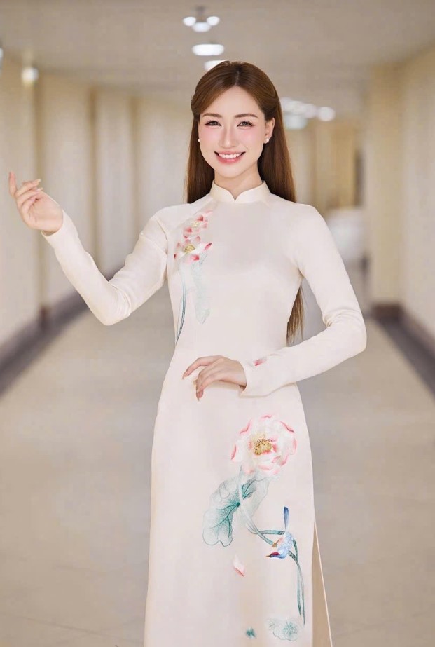 Ao-dai-truyen-thong-nguon-goc-chat-lieu-va-cac-mau-dep-nhat-3.jpg