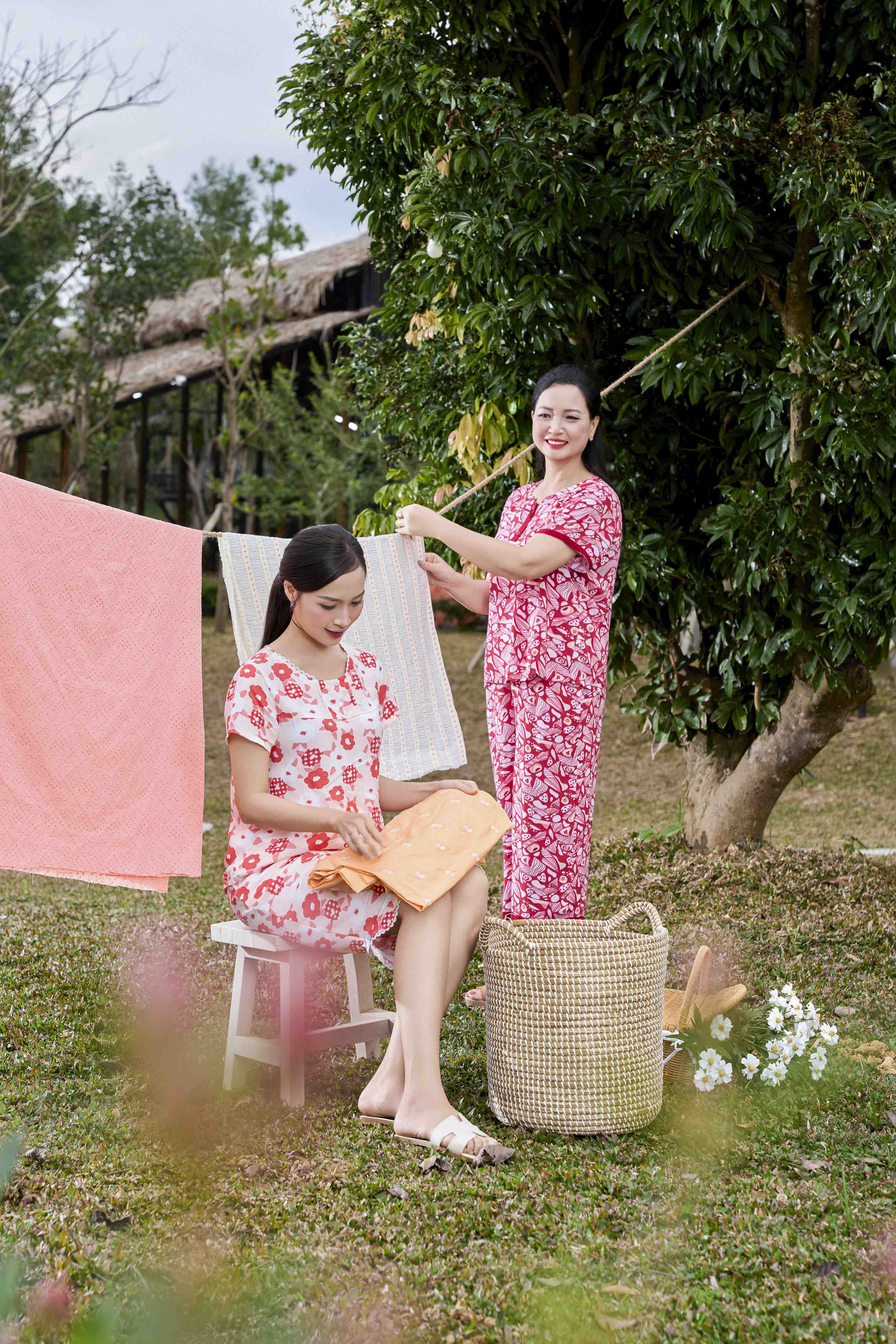 BO-SUU-TAP-MOI-CHAM-XUAN-NOI-YEU-THUONG-BANG-SU-CHAM-SOC-1.jpg