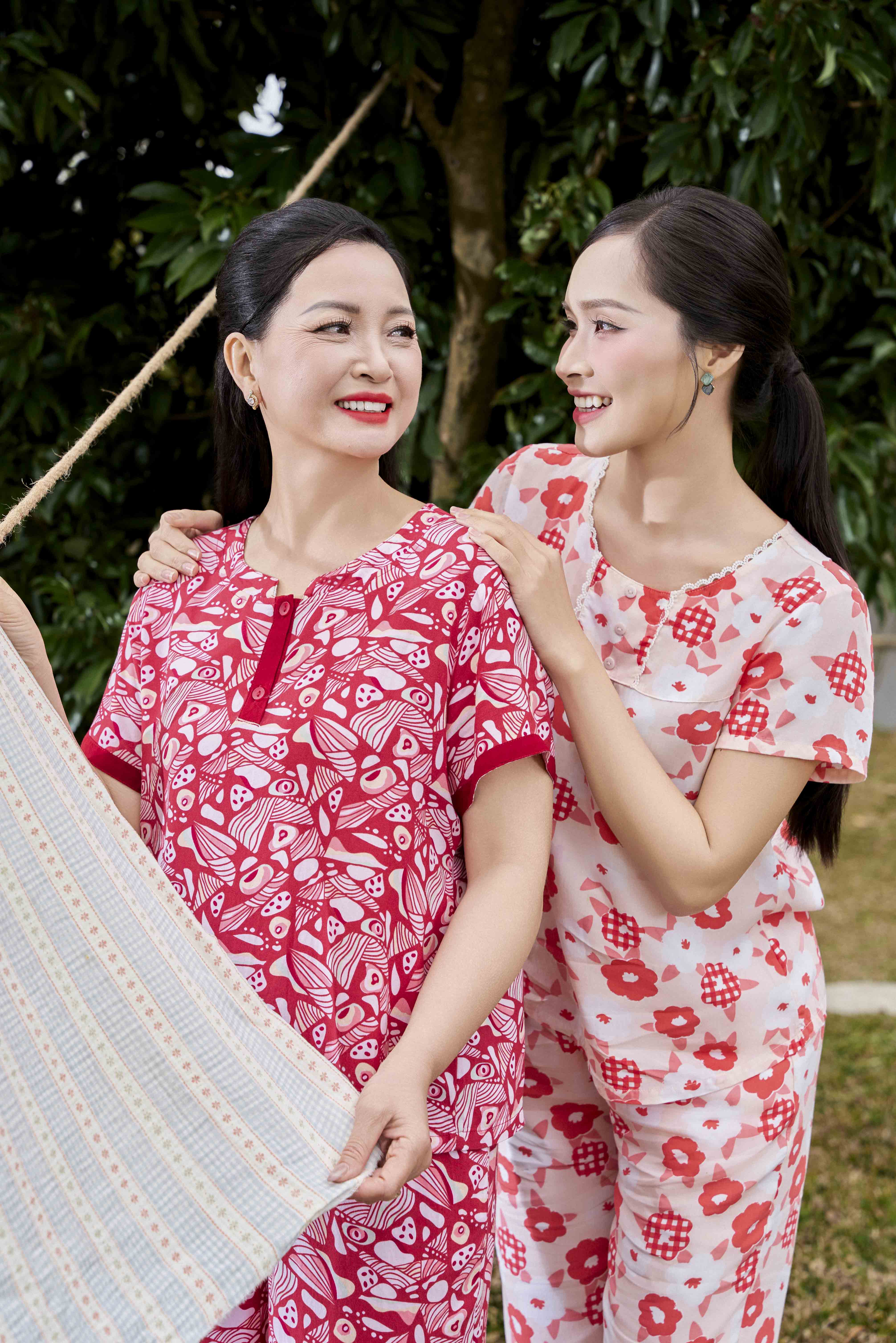 BO-SUU-TAP-MOI-CHAM-XUAN-NOI-YEU-THUONG-BANG-SU-CHAM-SOC-12.jpg