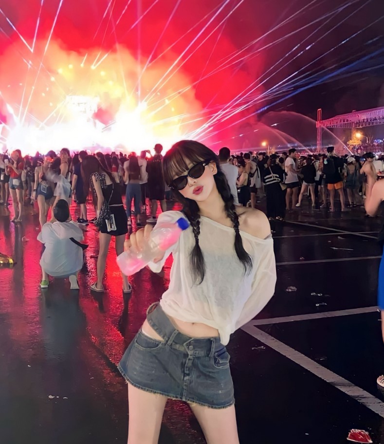 Di-concert-mac-gi-20-cach-phoi-do-cuc-chat-va-noi-bat-10.jpg