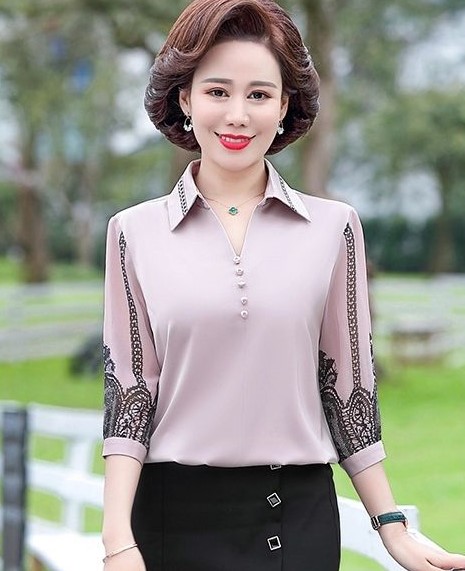 Top-15-mau-thoi-trang-ao-so-mi-nu-tuoi-50-sang-trong-quy-phai-7.jpg