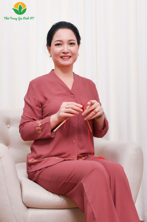 Top-40-Mau-Dam-Trung-Nien-Sang-Trong-Cao-Cap-Dep-Nhat-Hien-Nay-8.jpg