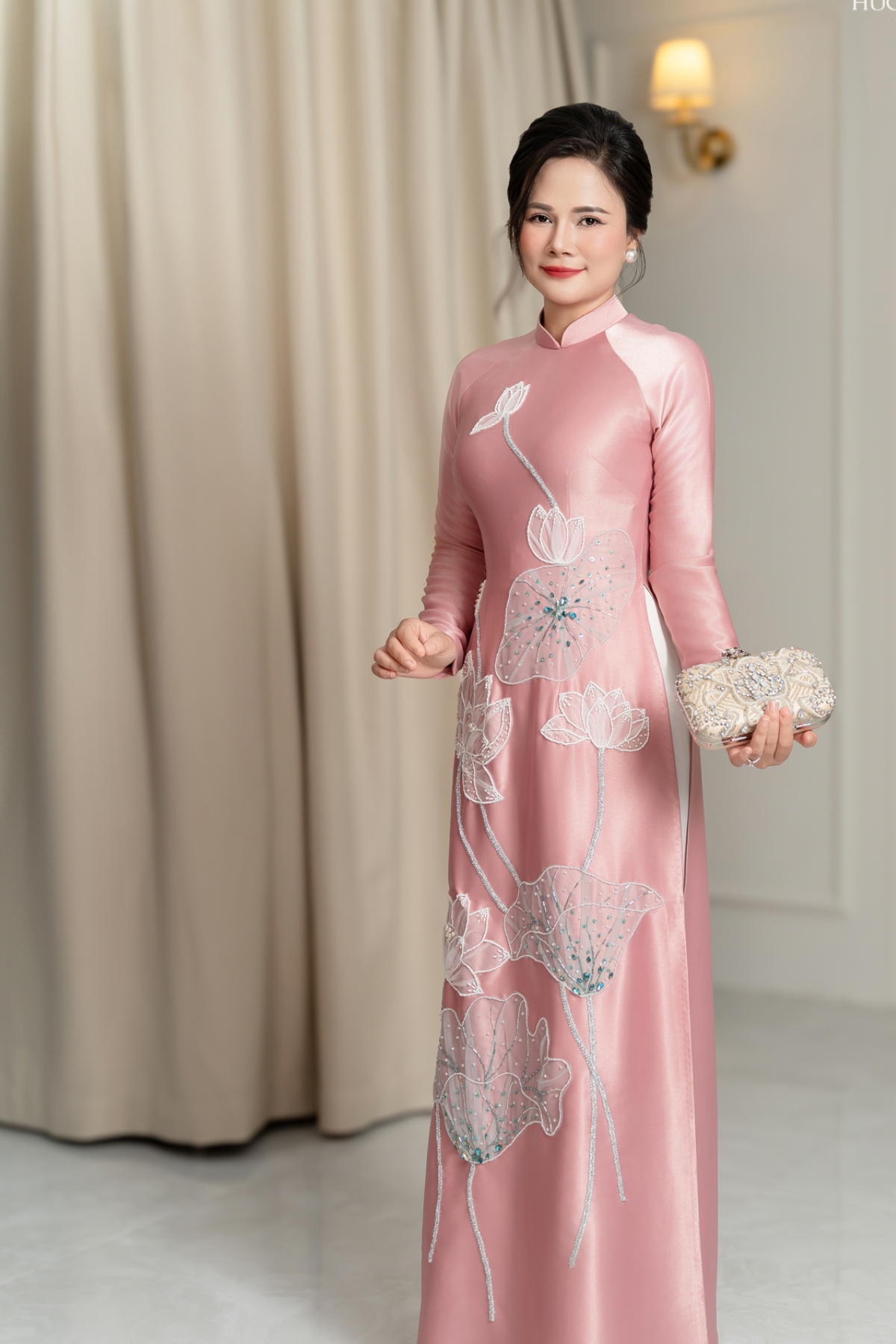 Top-99-Mau-Ao-Dai-Trung-Nien-Sang-Trong-Ton-Dang-Quy-Phai-10.jpg
