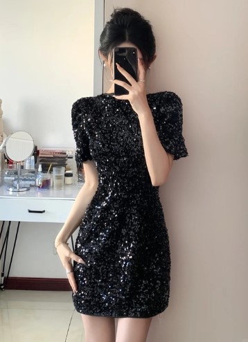 Vai-sequin-la-gi-Dac-diem-phan-loai-va-ung-dung-chi-tiet-2.jpg