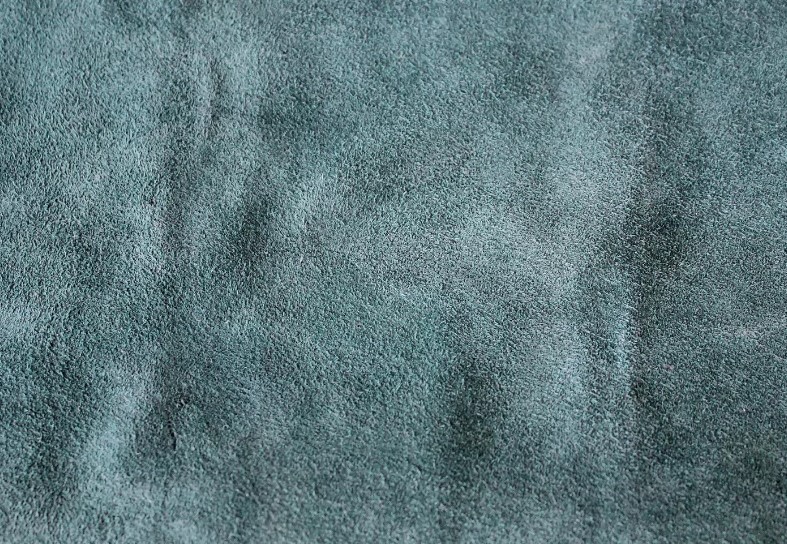 Vai-suede-la-gi-Uu-nhuoc-diem-va-cach-su-dung-ben-dep-2.jpg