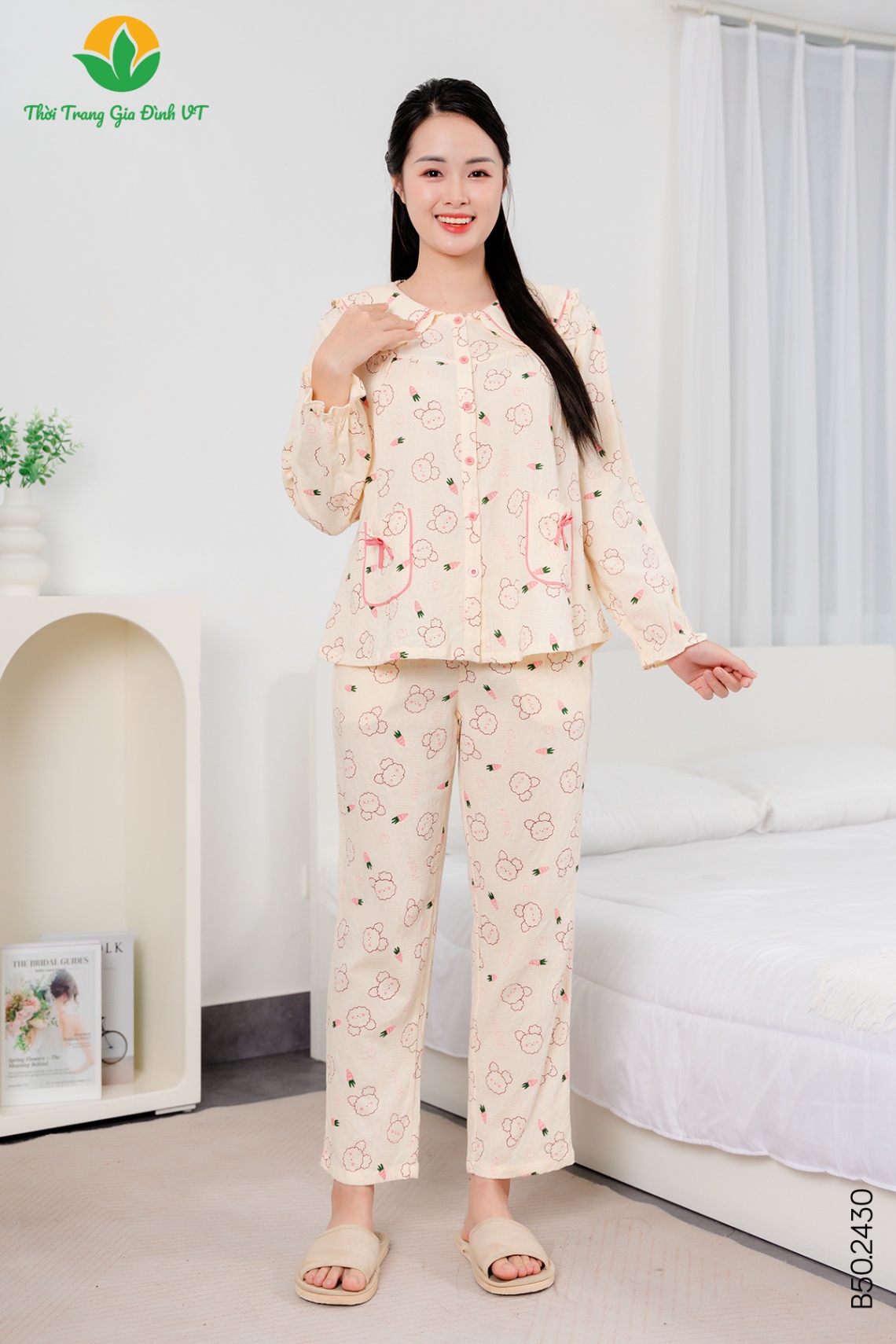 B50.2430. Bộ cotton nữ quần dài áo dài tay cổ sen bèo