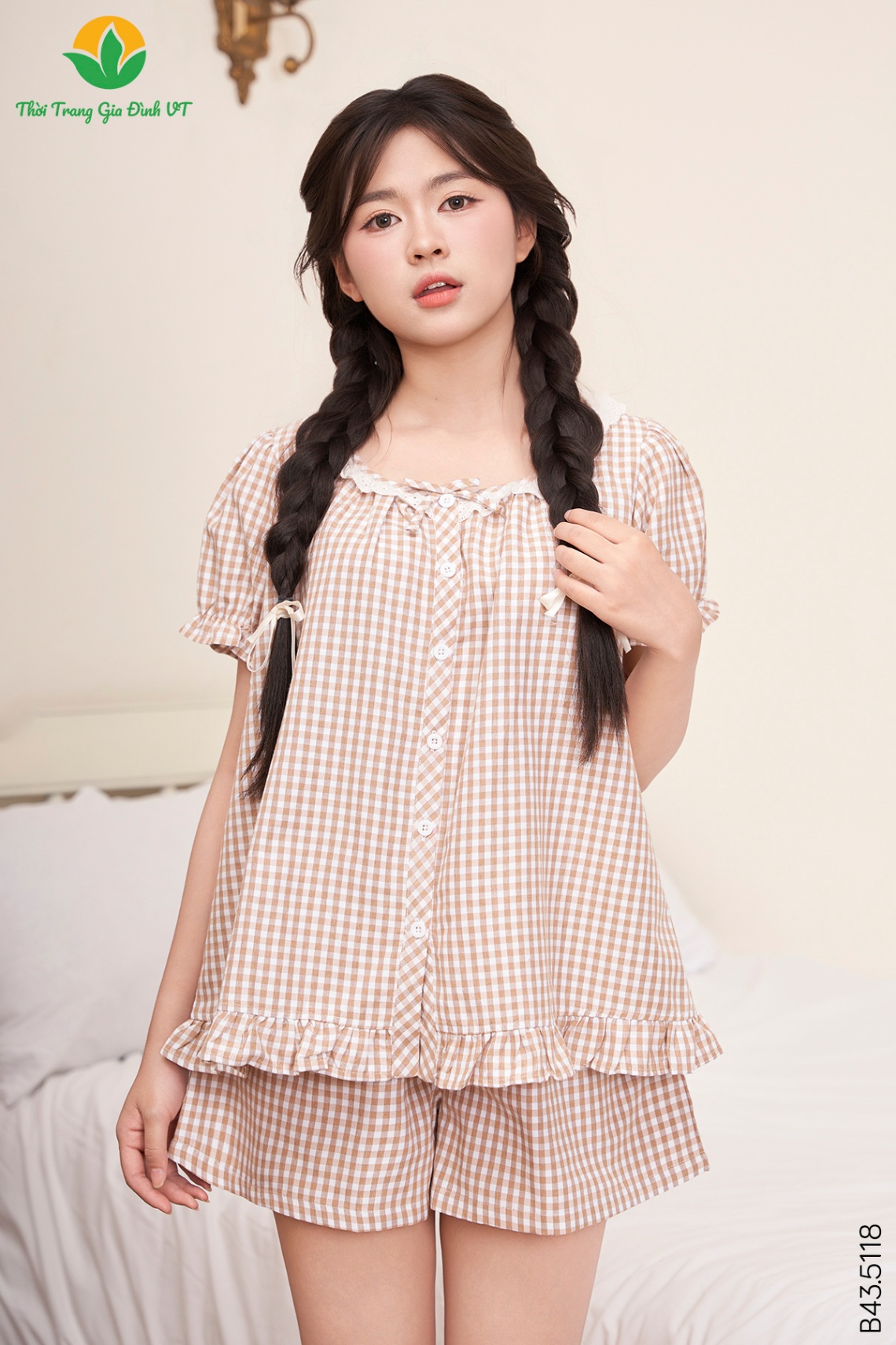 B43.5118.Bộ W QĐACT KK cổ vuông tròn kẹp ren - S - Nâu