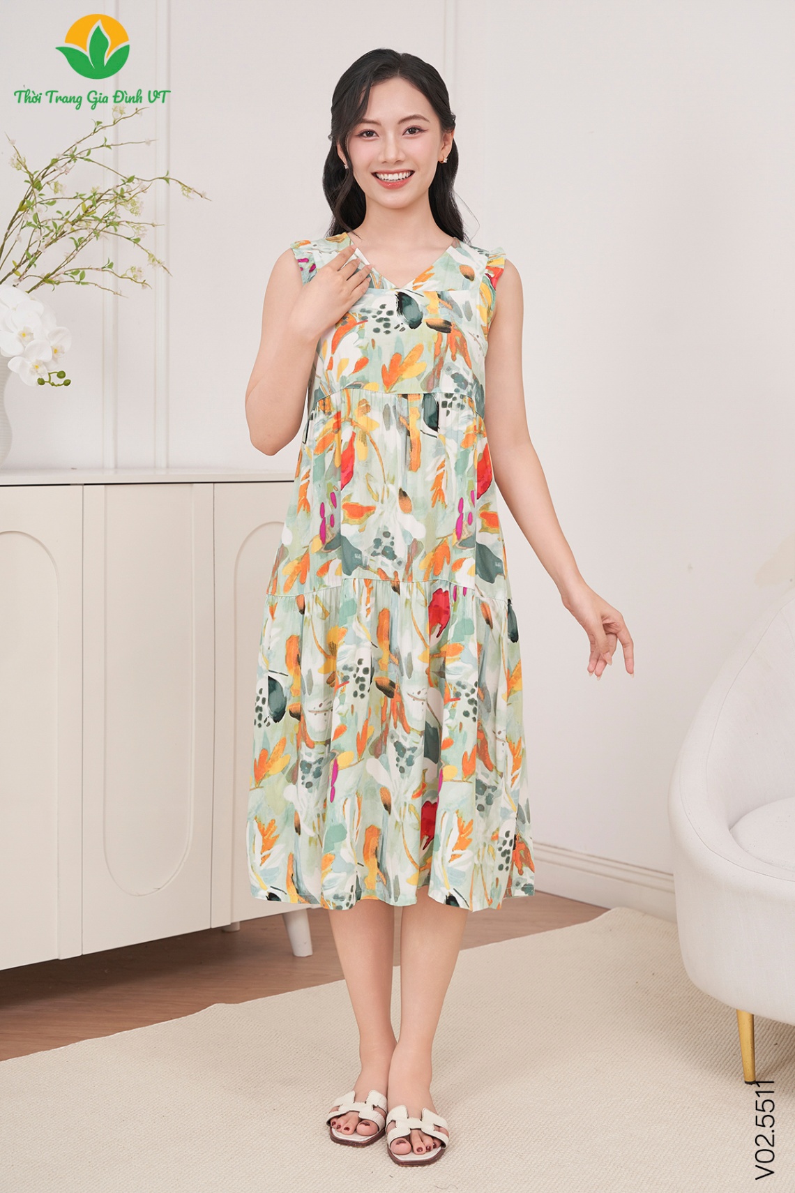 V02.5511. Váy lanh nữ sát nách cổ nơ