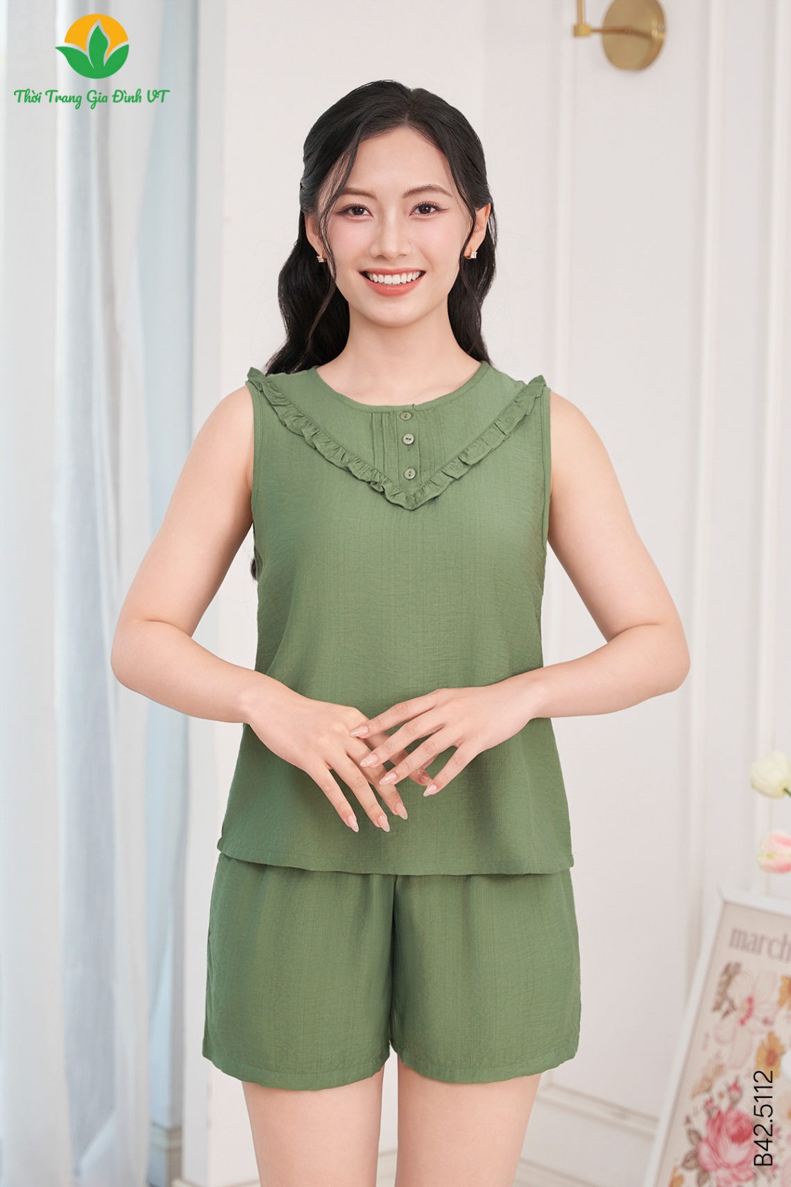 B42.5112. Bộ linen nữ quần đùi áo sát nách màu bèo ngực