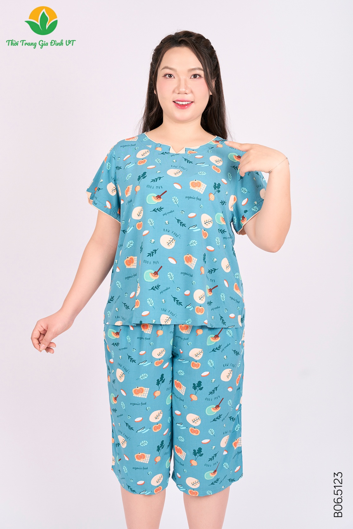 B06.5123. Bộ bigsize lanh nữ quần lửng áo cộc tay phối đáp bổ gập