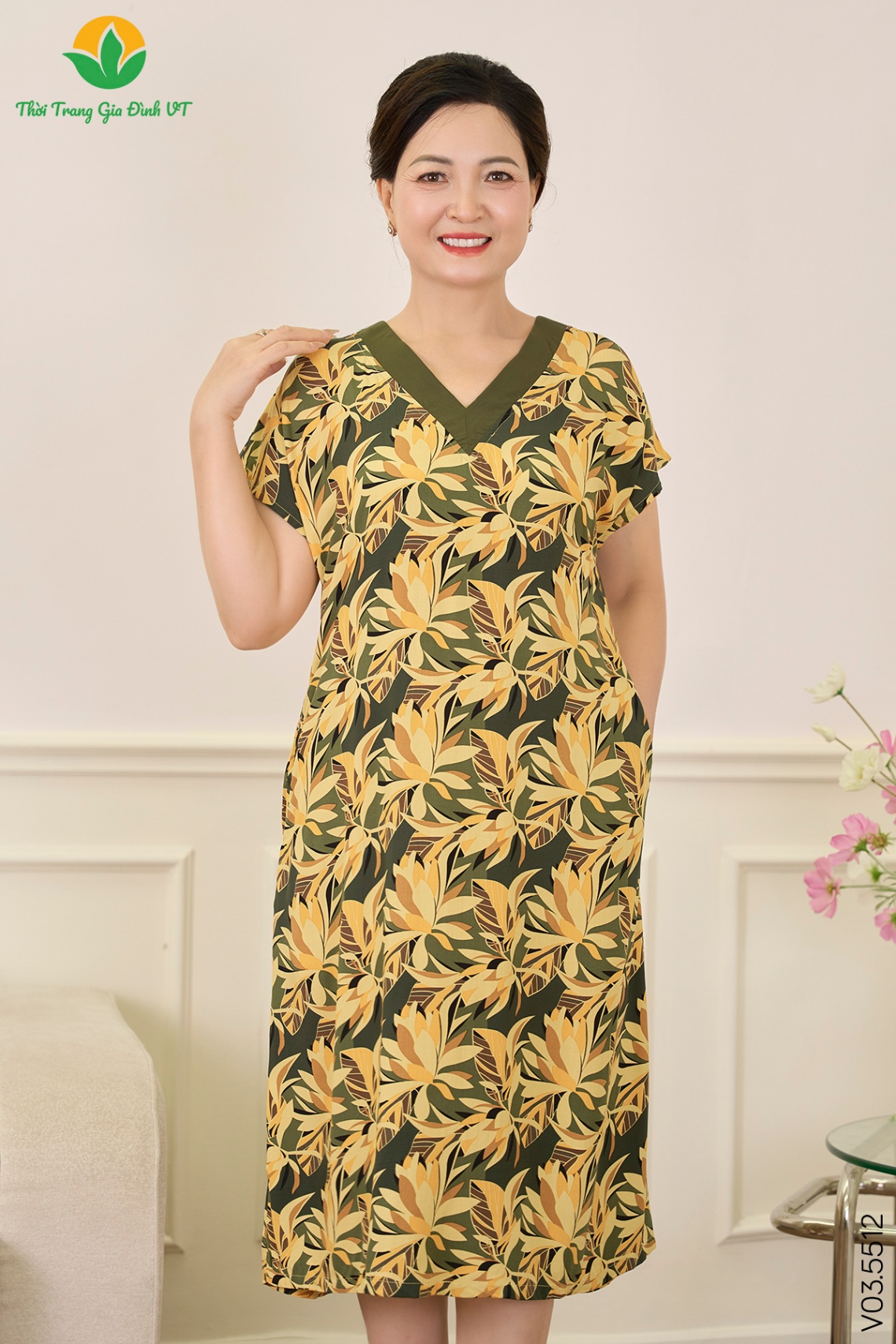 V03.5512.Váy W CT RH cổ V phối màu - M - Rêu