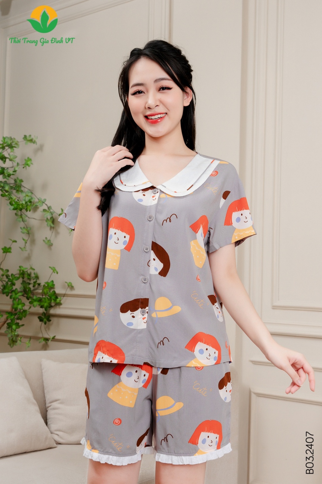 B03.2407. Bộ lanh nữ quần đùi áo cộc tay cổ phối