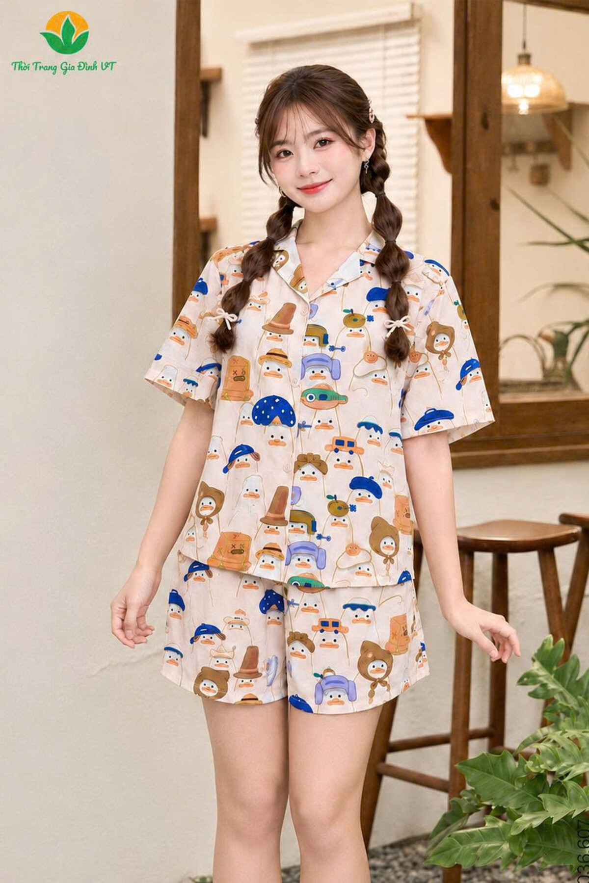 B03.6107. Bộ lanh nữ quần đùi áo cộc tay